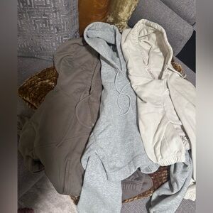 3 ALO Yoga Cropped Hoodies size S